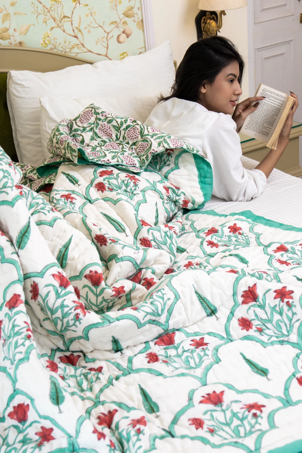 Luxurious Organic Cotton Quilt – Finest Bedding Experience
